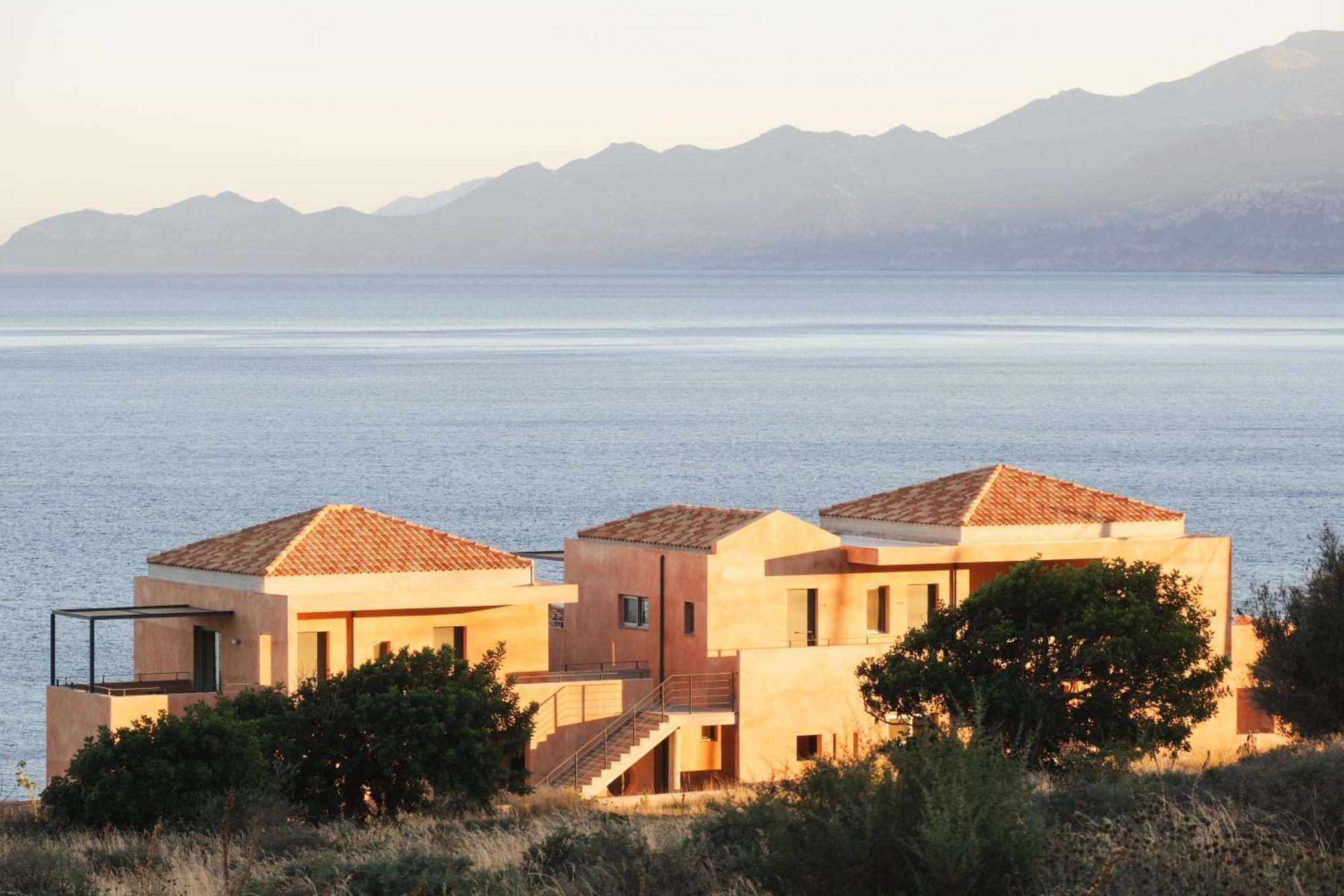 Pasithea Suites Монемвазия Экстерьер фото
