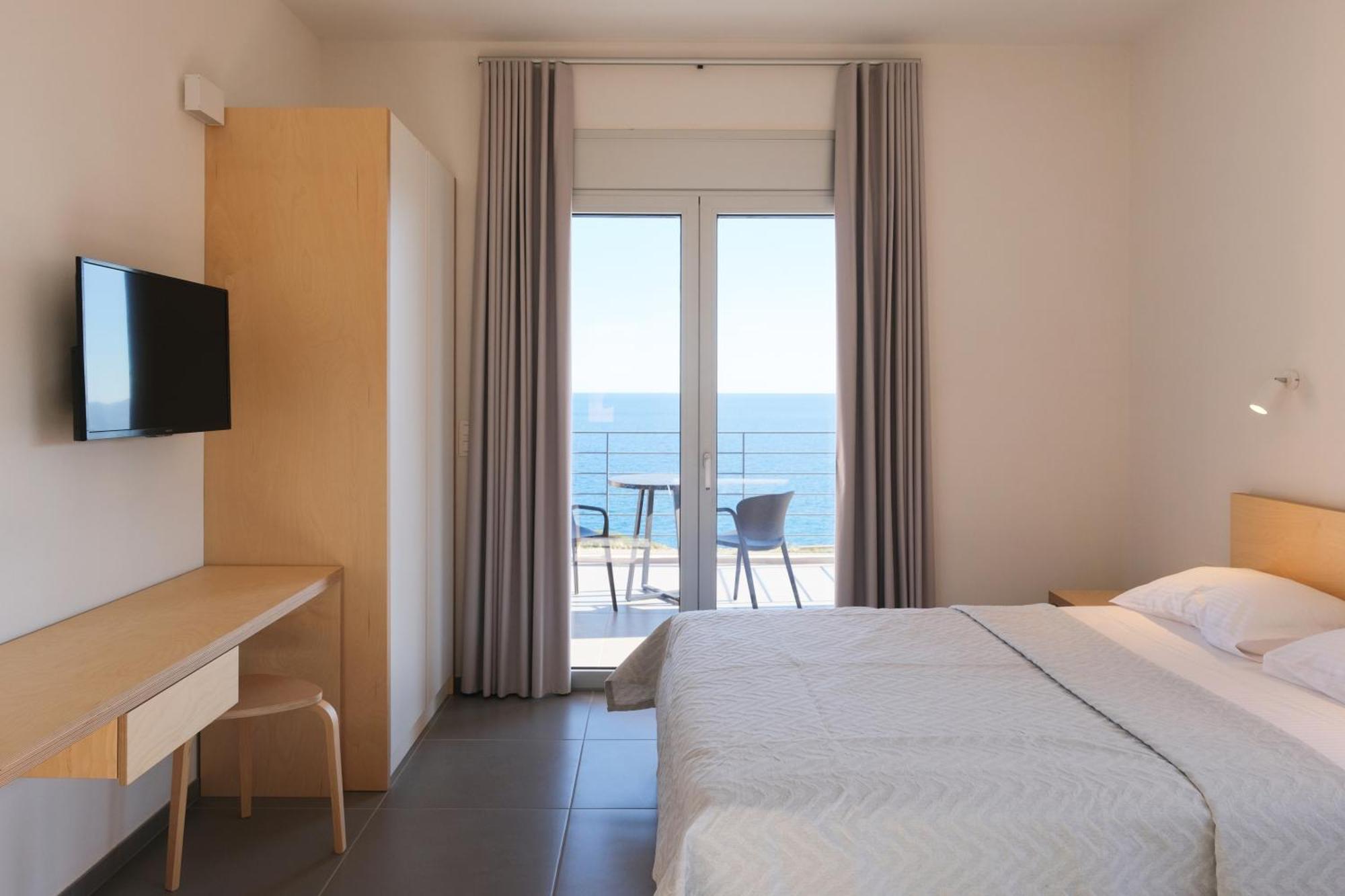 Pasithea Suites Монемвазия Экстерьер фото